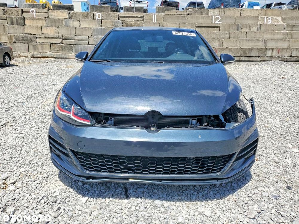 Volkswagen Golf - 2