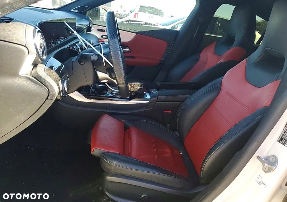 Mercedes-Benz CLA - 9