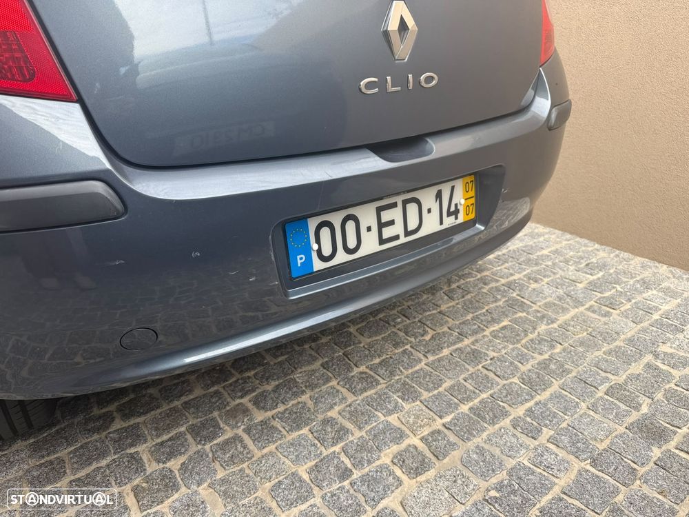 Renault Clio 2007 photo 4