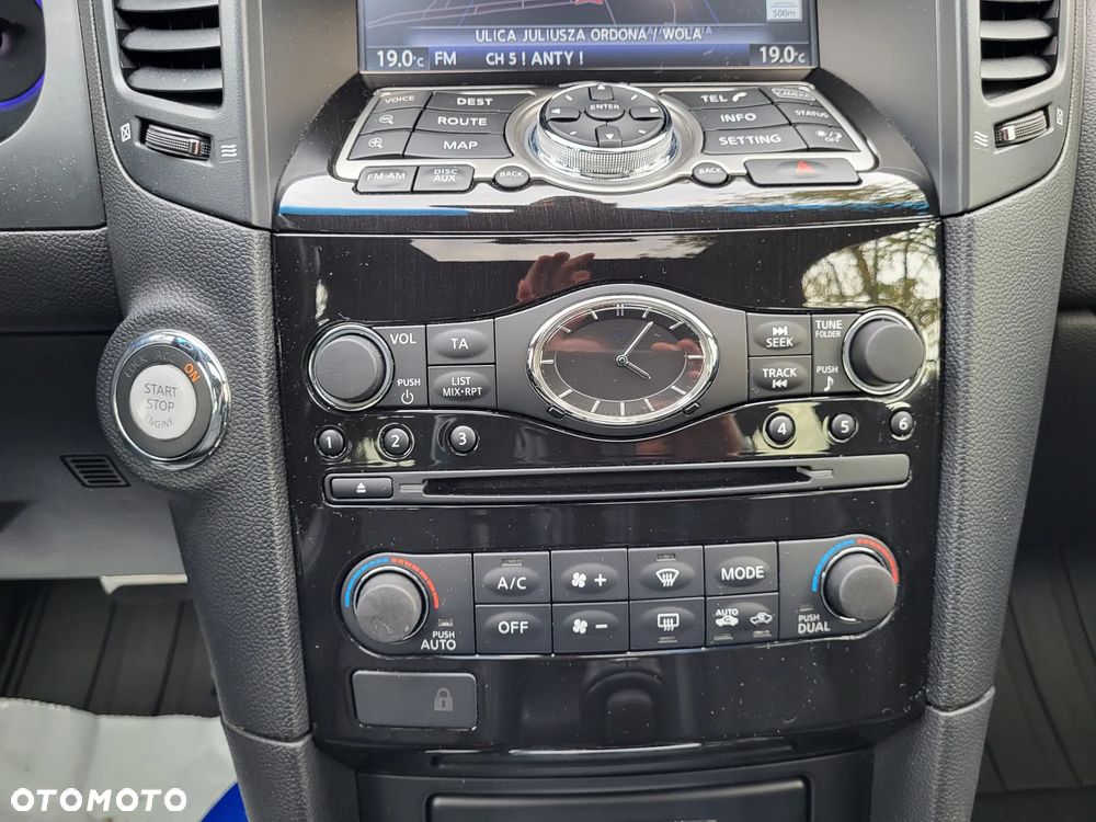 Infiniti Q70 3.0d S Premium - 17