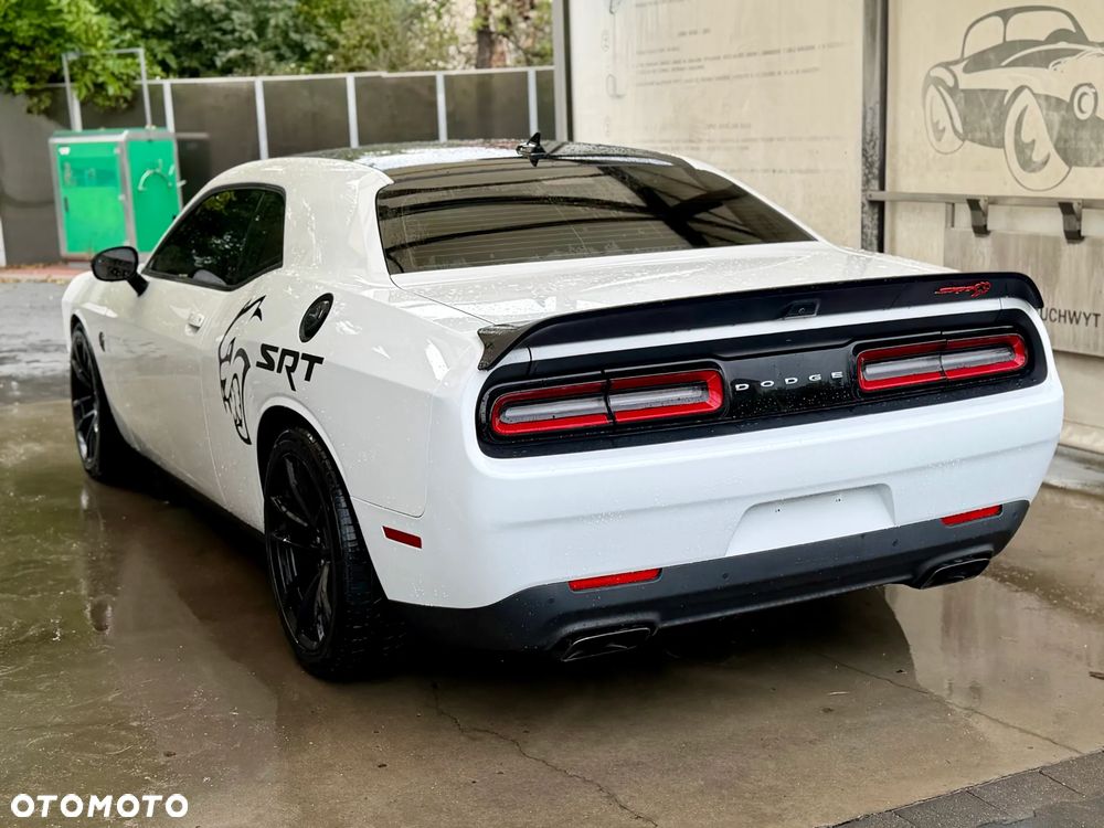 Dodge Challenger 6.2 Hellcat - 5