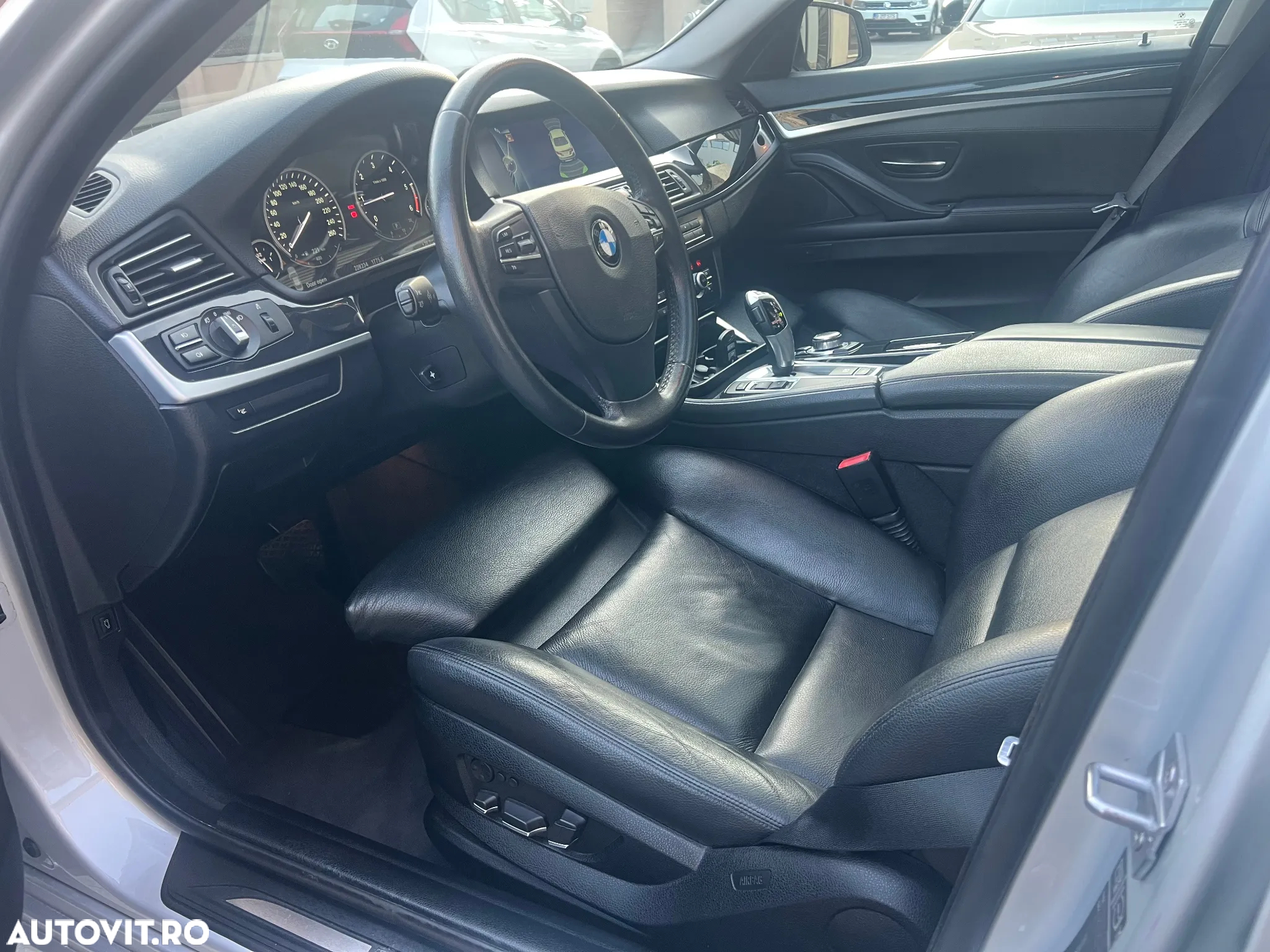BMW Seria 5 520d - 39