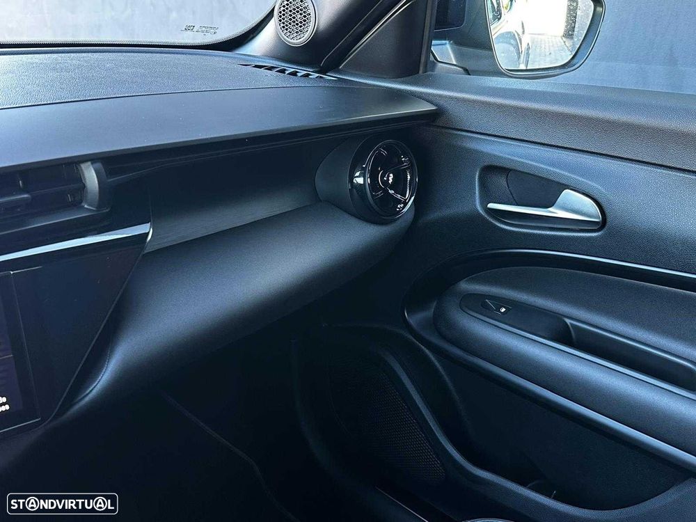 Alfa Romeo Junior 1.2 Speciale eDCT6 — fotografia 17