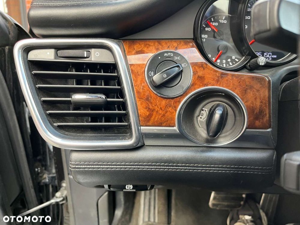 Porsche Panamera Turbo - 18