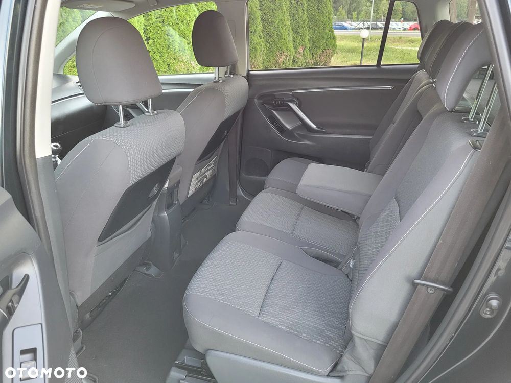 Toyota Verso 2.0 D-4D Executive - 23