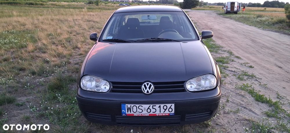 Volkswagen Golf 1.6 Basis - 1