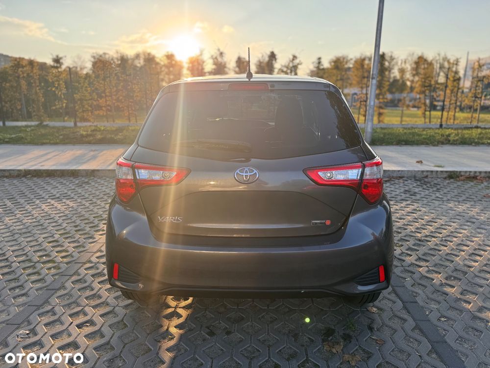 Toyota Yaris 1.5 Premium - 6
