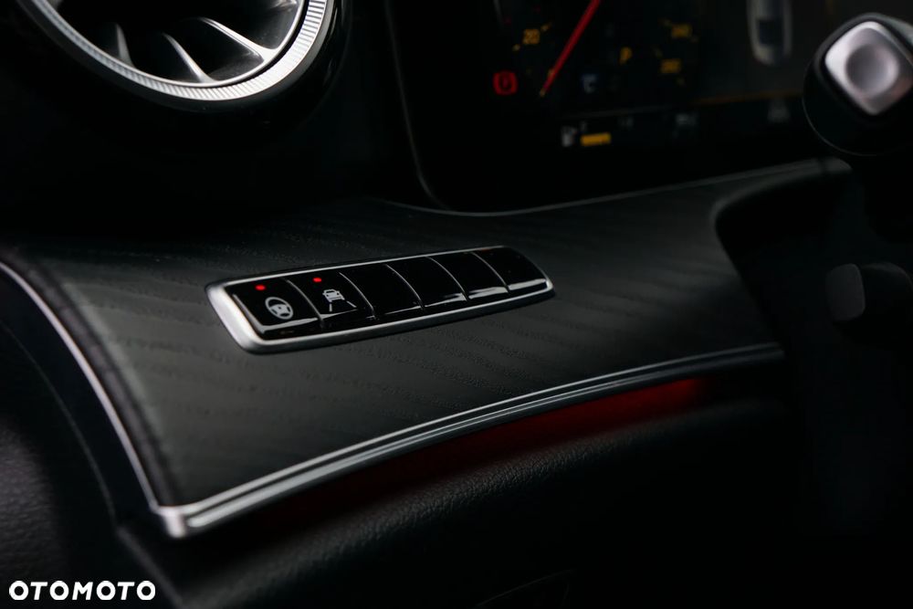 Mercedes-Benz CLS 300 d 9G-TRONIC AMG Line - 28