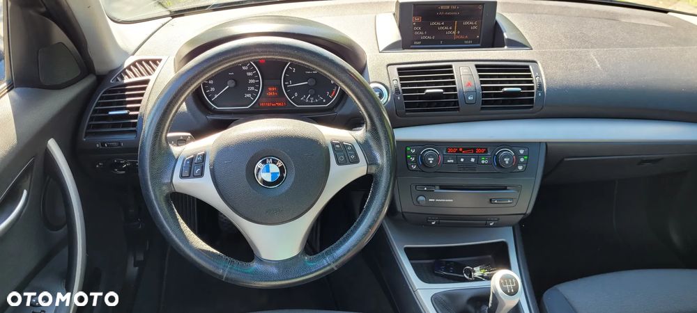 BMW Seria 1 116i - 17