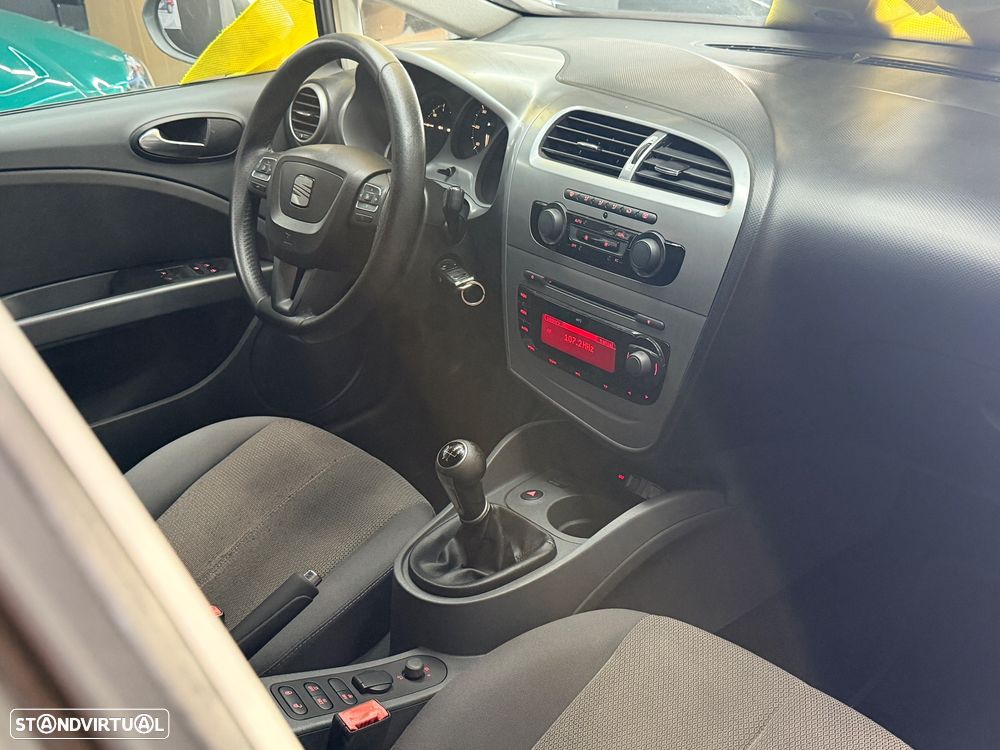 SEAT Leon 1.6 TDI Sport - 25