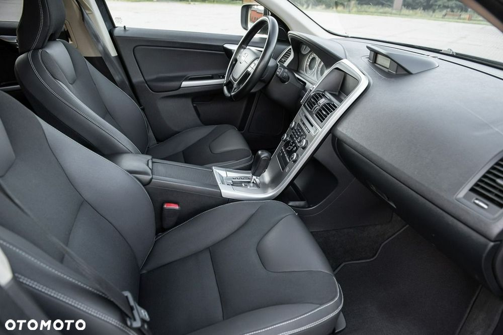 Volvo XC 60 2.4D AWD Summum - 10