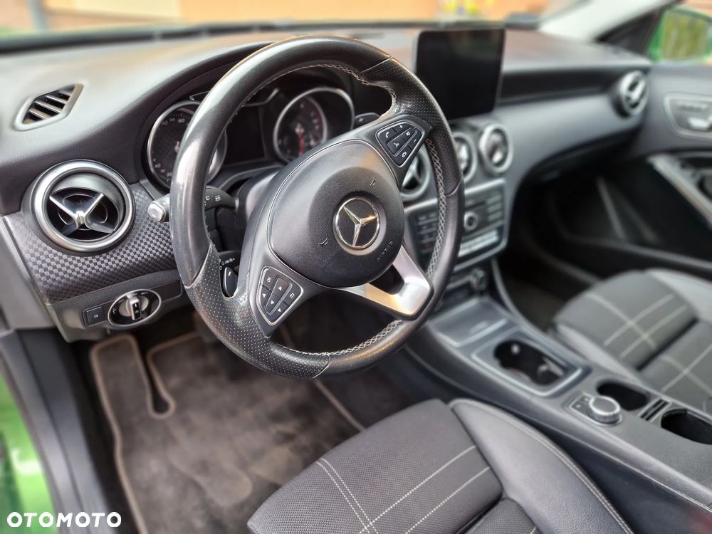 Mercedes-Benz Klasa A 200 7G-DCT - 2