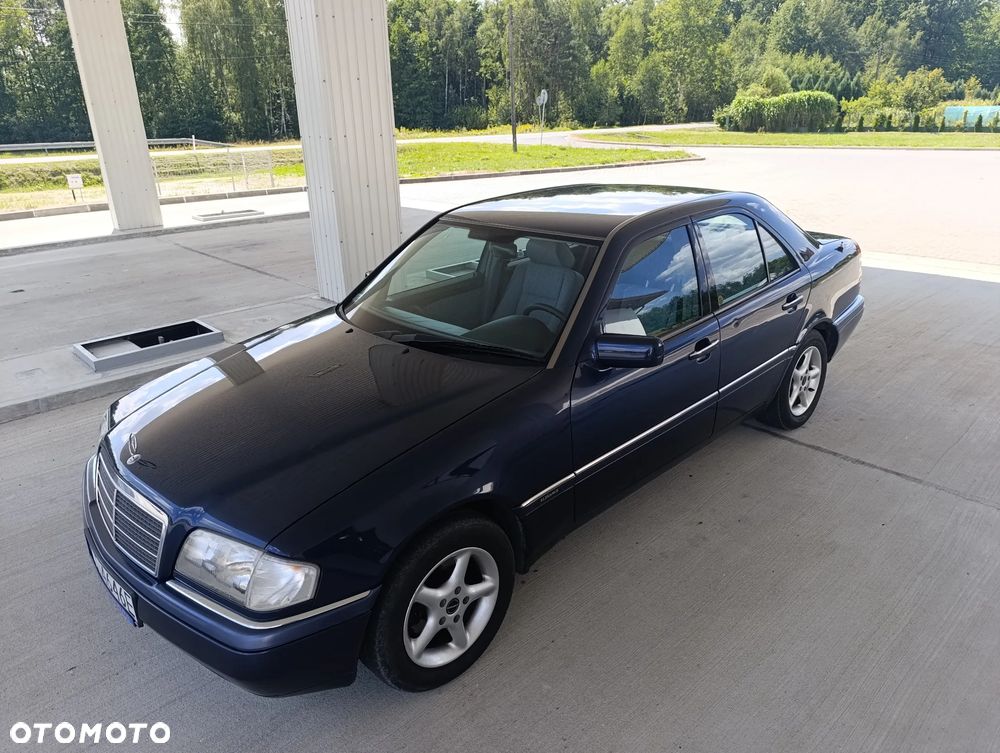 Mercedes-Benz 280 - 7