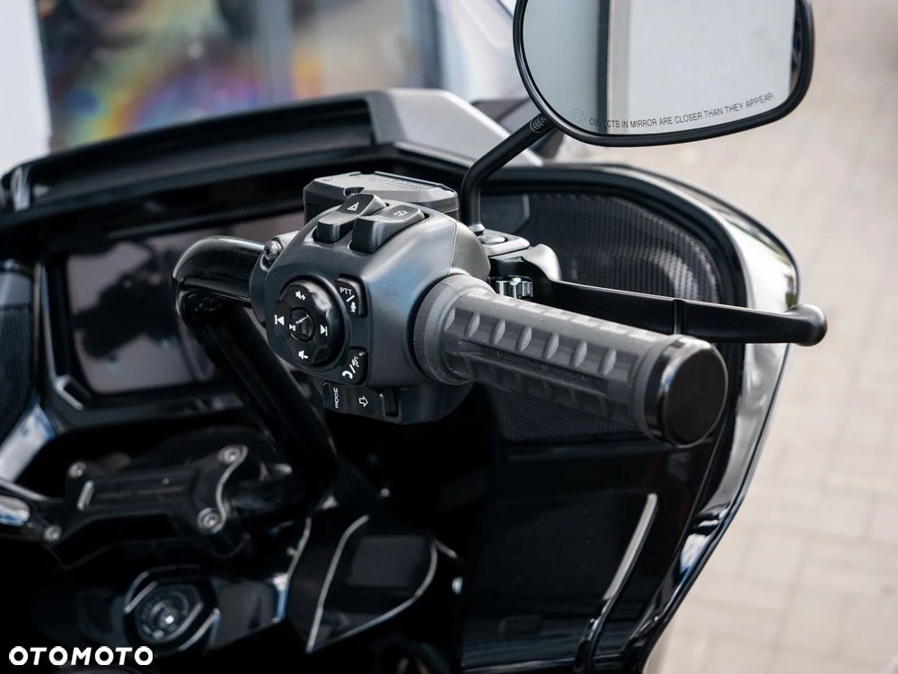 Harley-Davidson Touring Road Glide - 27