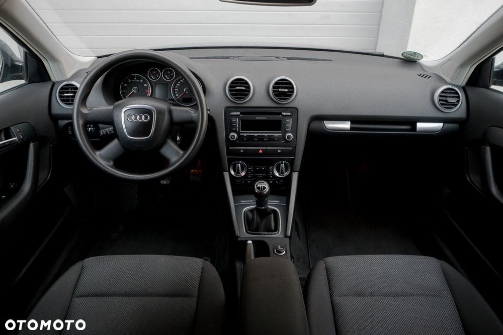 Audi A3 Sportback 1.6 Attraction - 27