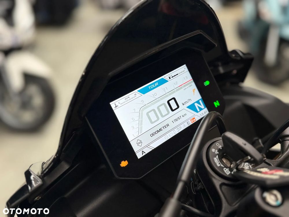 Aprilia Tuono - 10