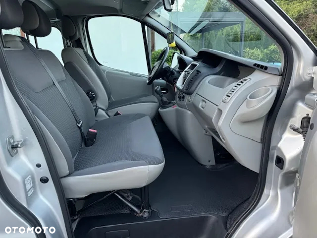 Opel Vivaro - 8