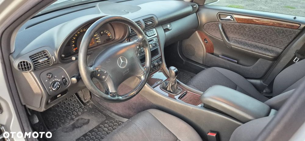 Mercedes-Benz Klasa C 220 T CDI Elegance - 9