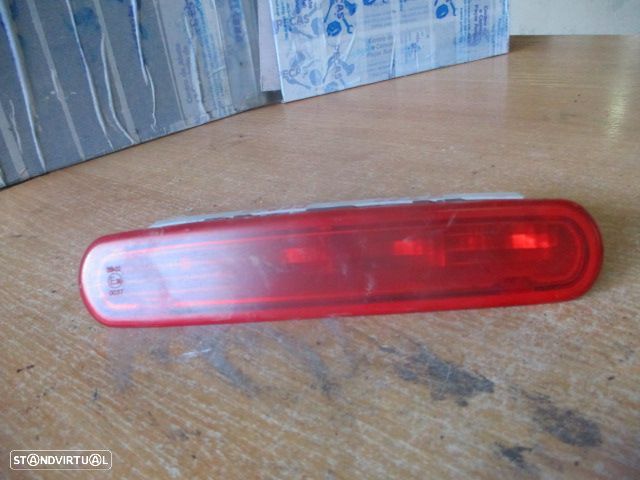 Farol Tras Stop2559 FIAT DOBLO CARGO 2014 1.3 JTD 90CV 5P BRANCO 3 Stop - 1