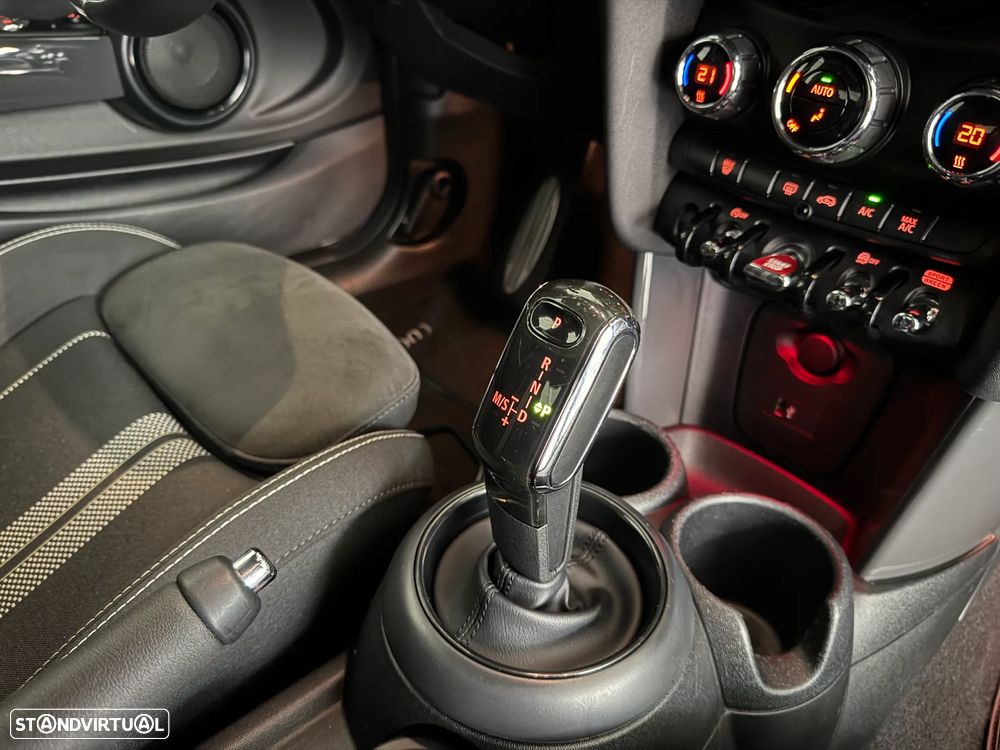 MINI 3 Portas Cooper D Aut. - 17
