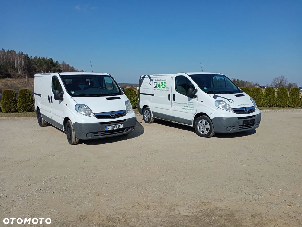 Opel VIVARO BLASZAK 2,0 - 2