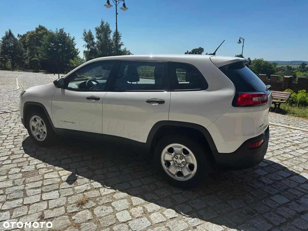 Jeep Cherokee - 4