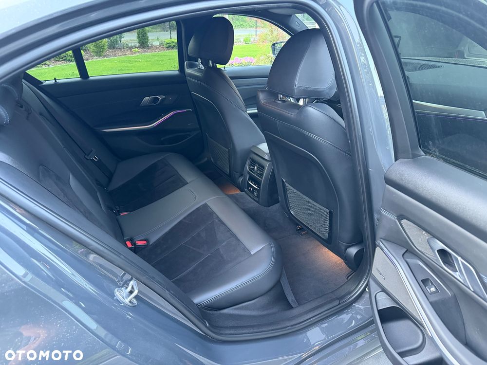 BMW Seria 3 320d xDrive M Sport Shadow - 18