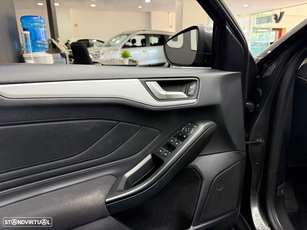 Ford Focus SW 1.5 TDCi EcoBlue Business - 38