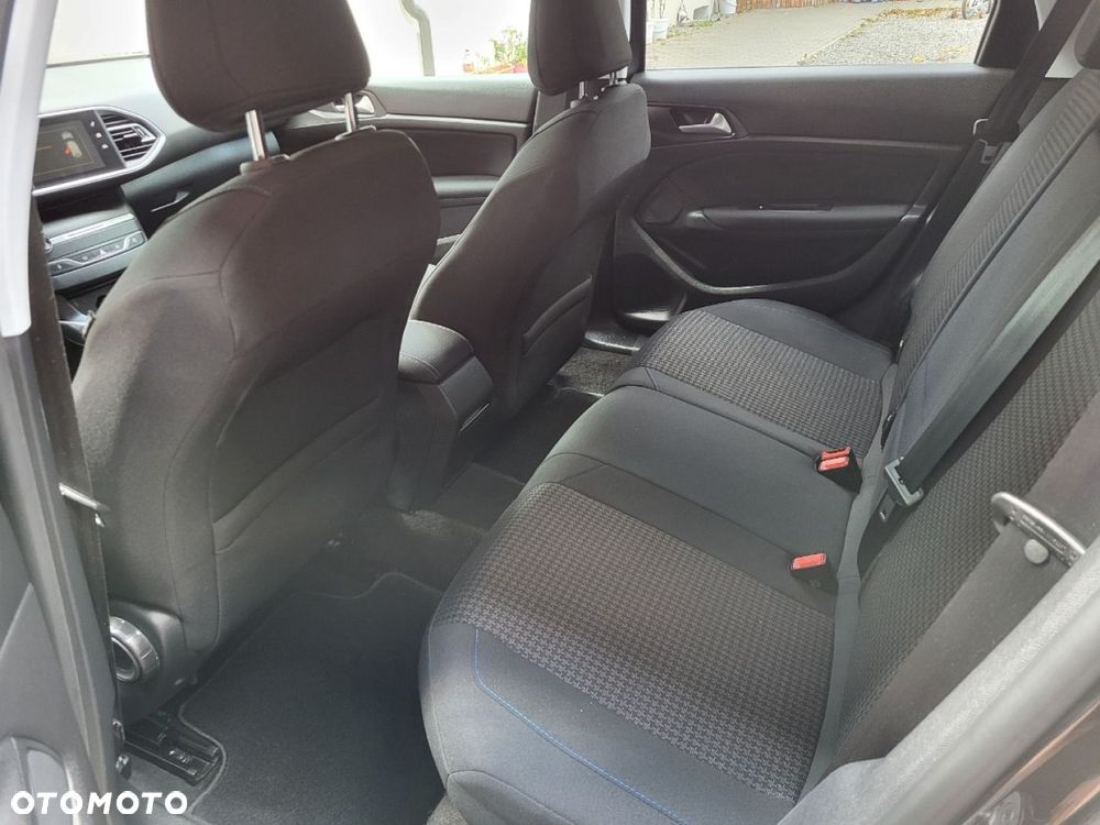 Peugeot 308 - 25
