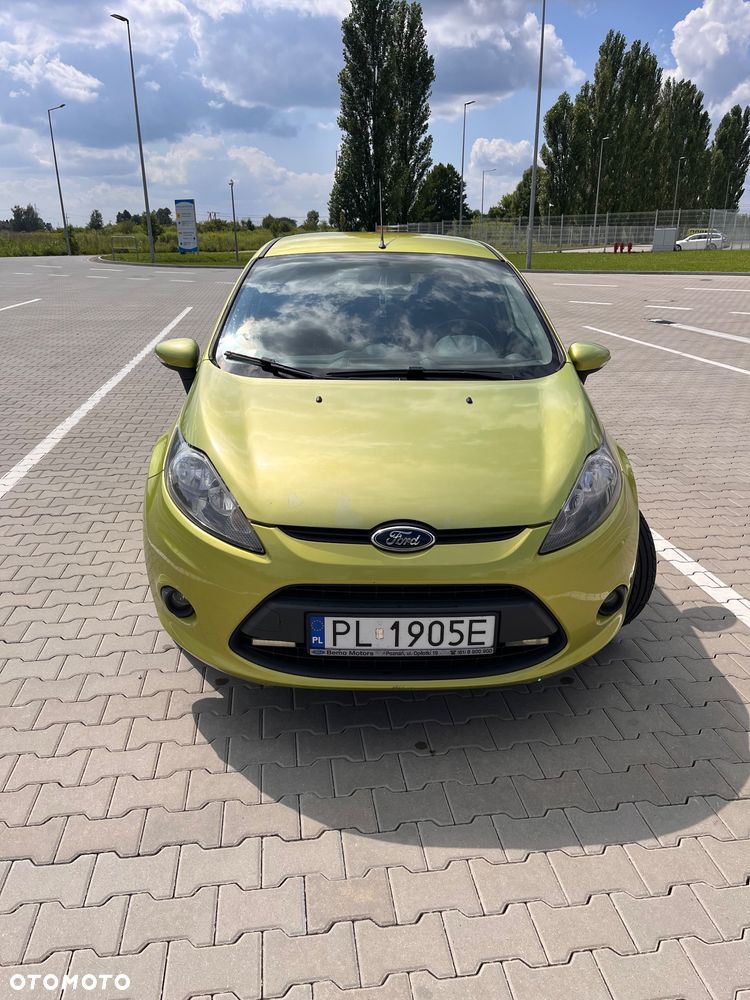 Ford Fiesta 1.6 TDCi DPF Ghia - 9