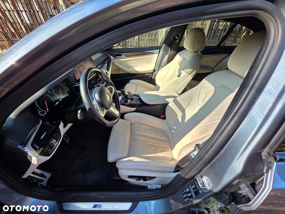BMW Seria 5 520d xDrive M Sport sport - 10