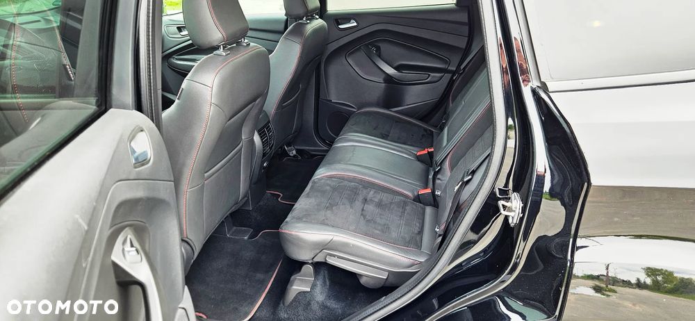 Ford Kuga 1.5 EcoBoost 2x4 ST-Line - 24