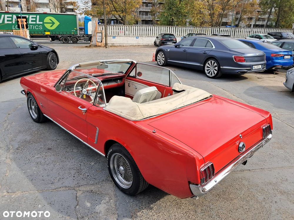 Ford Mustang - 26