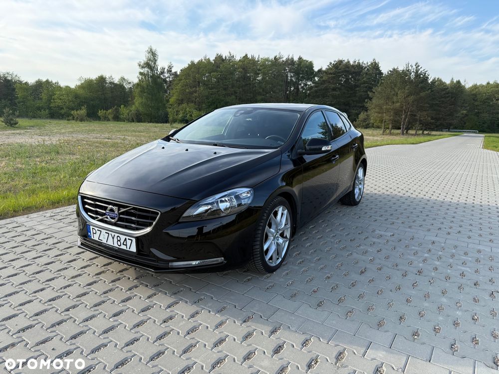 Volvo V40 D3 Momentum - 1