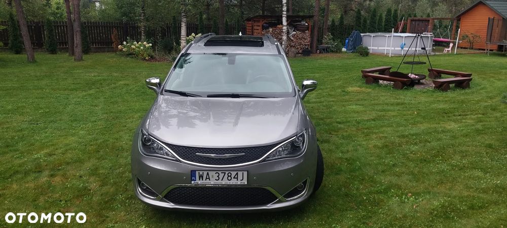 Chrysler Pacifica - 11