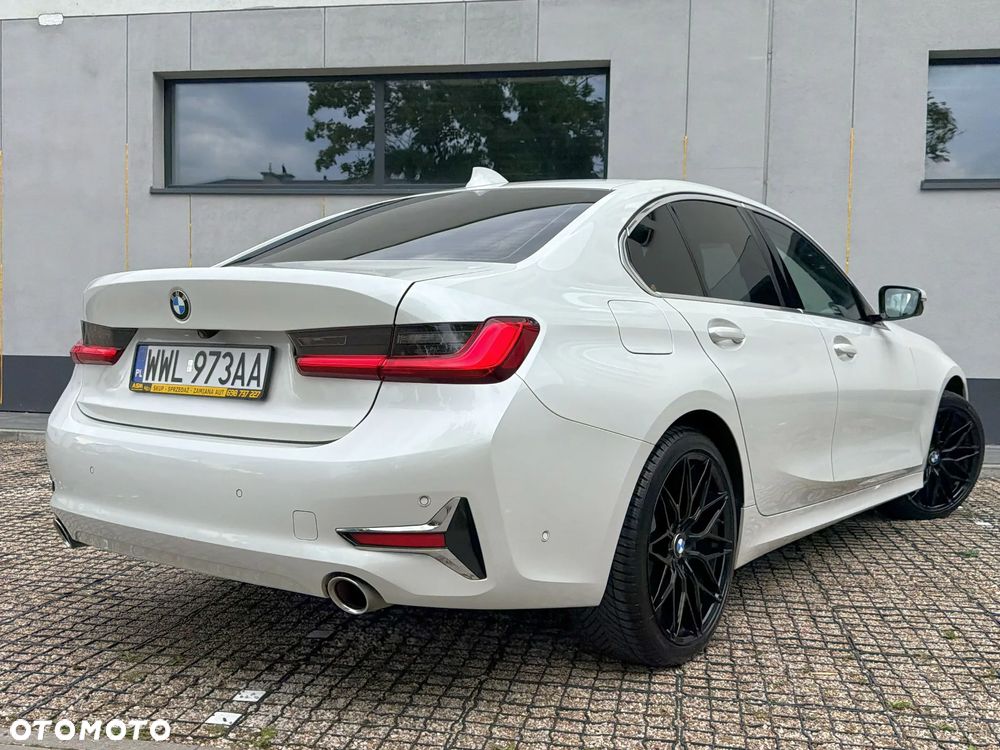 BMW Seria 3 320i Edition Luxury Line Purity - 4