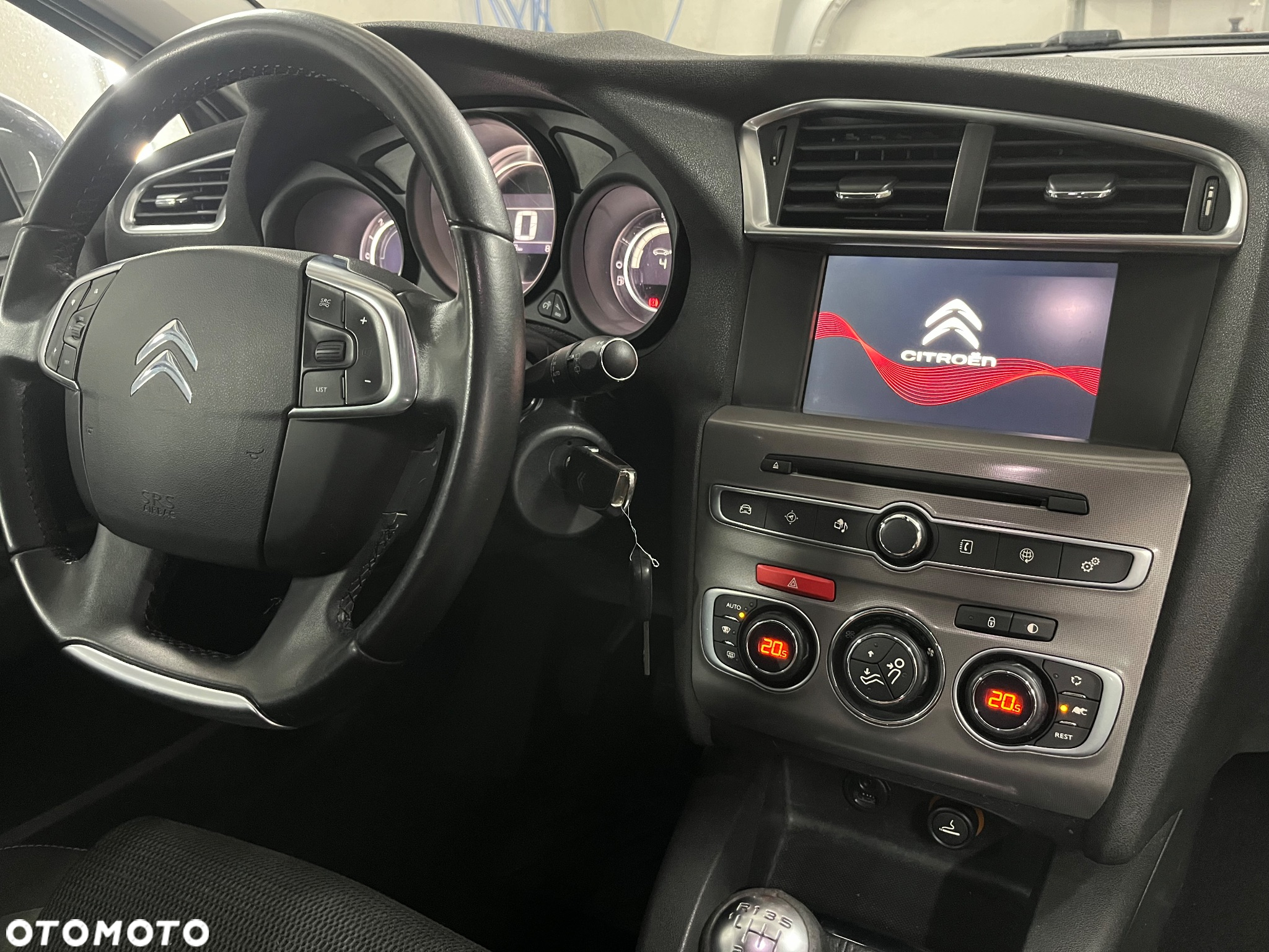 Citroën C4 e-HDi 115 Selection - 32