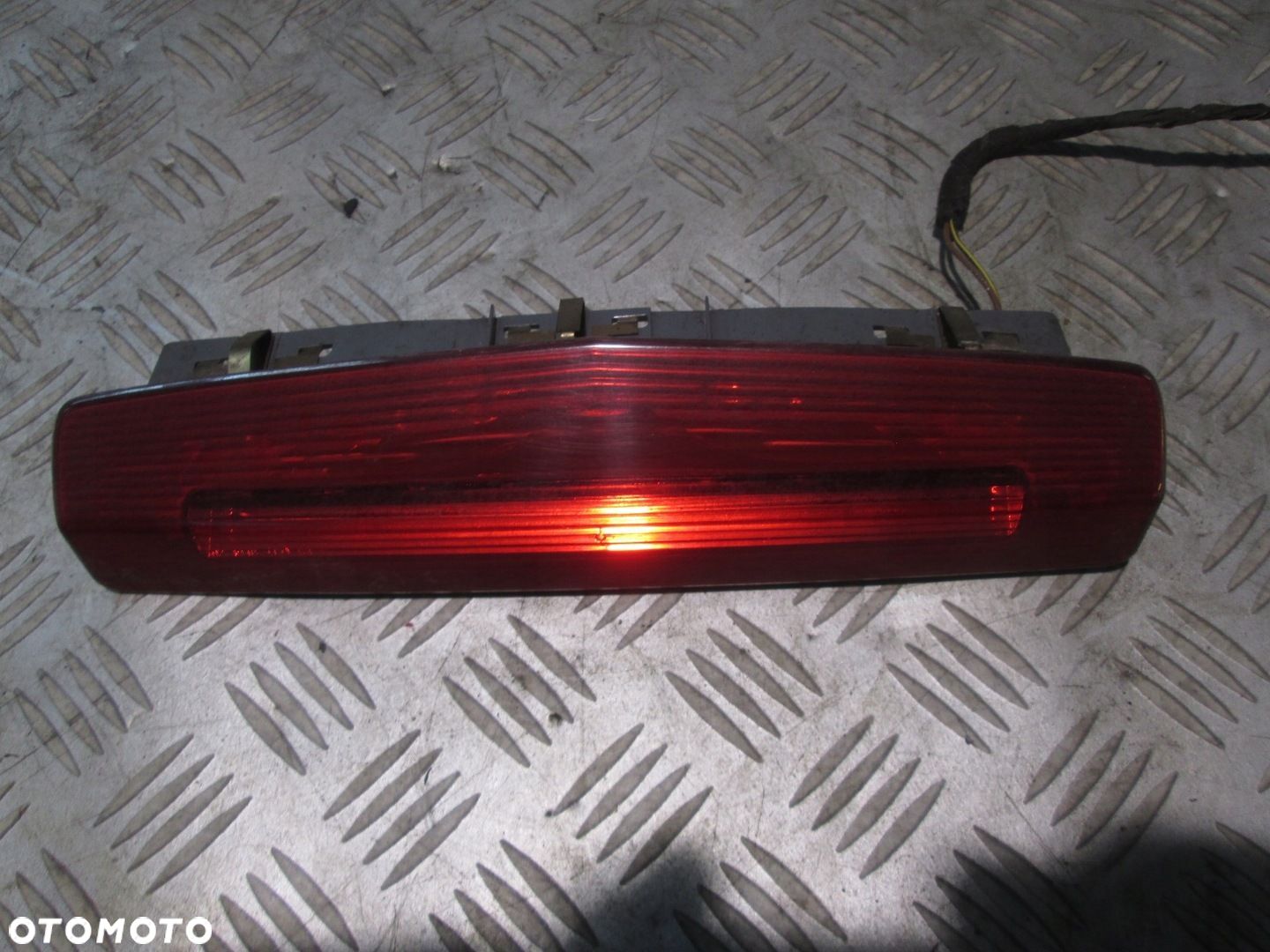 TRZECIE ŚWIATŁO STOP STOPU OPEL ZAFIRA B 13211587 - 1
