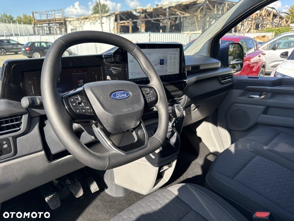 Ford Tourneo Custom - 9