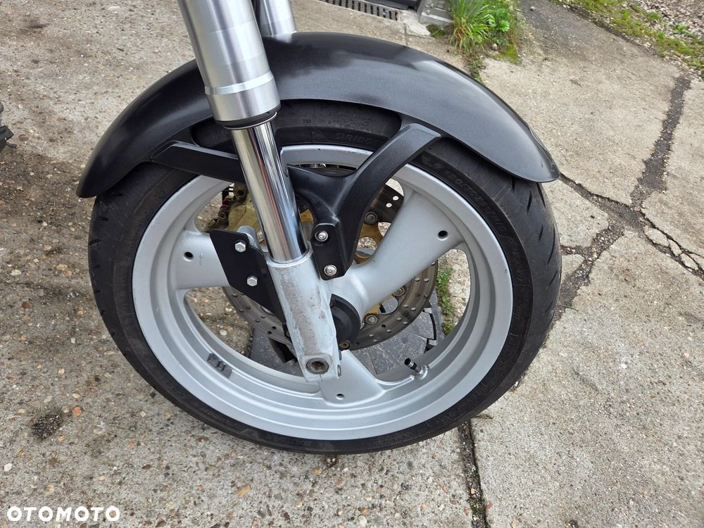 Ducati Monster - 10