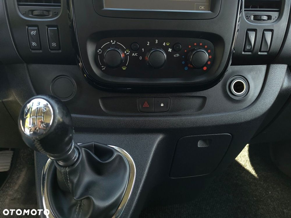 Opel Vivaro - 24