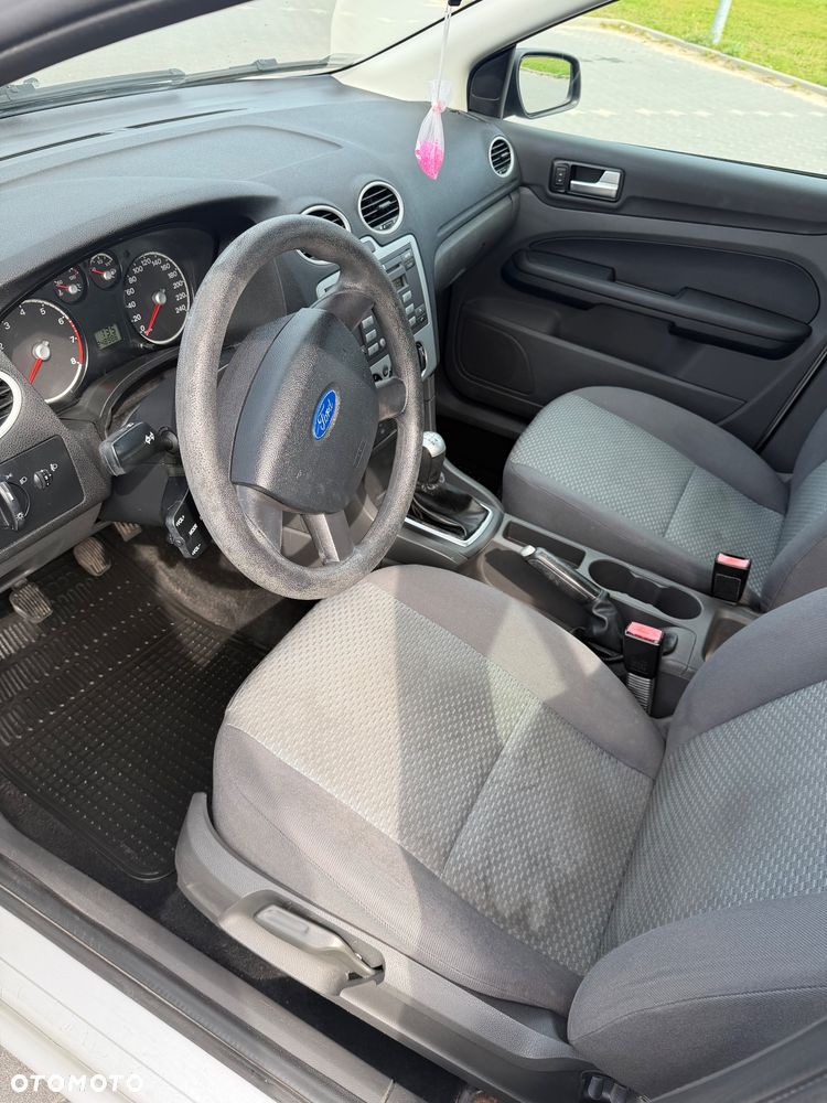 Ford Focus 1.6 Trend - 8
