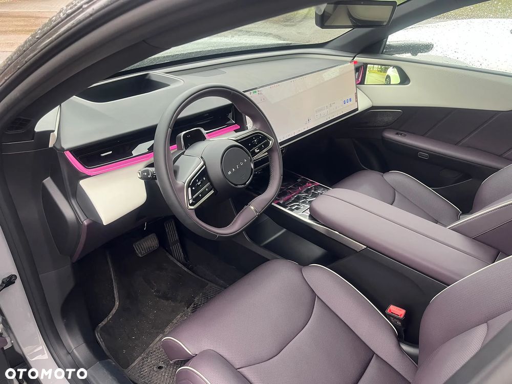Mazda EZ-60 - 13