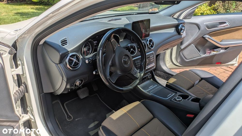 Mercedes-Benz GLA 220 4-Matic - 5
