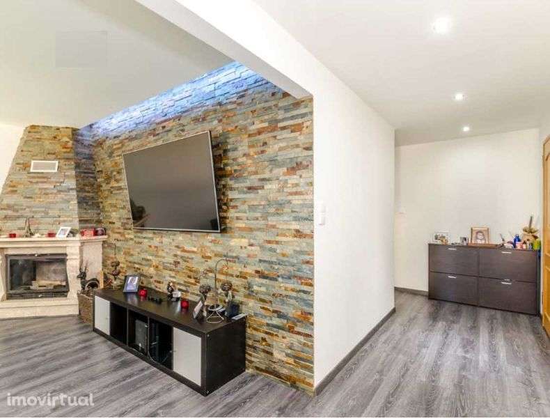 T2 Apartamento Ramada e Caneças Arenda-se - Grande imagem: 3/7