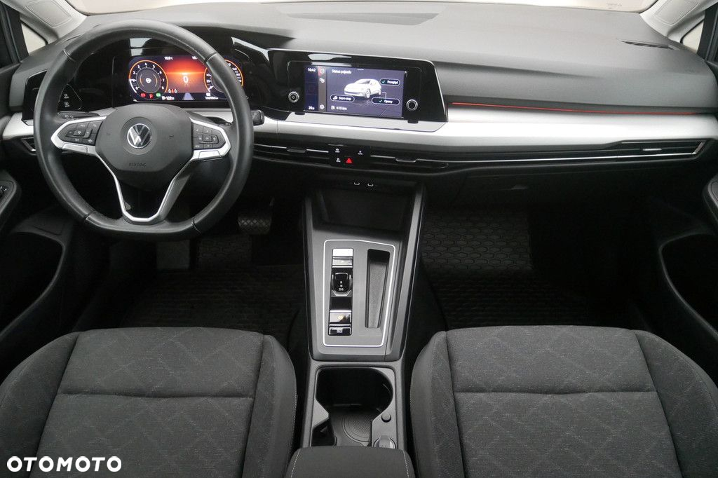 Volkswagen Golf - 8