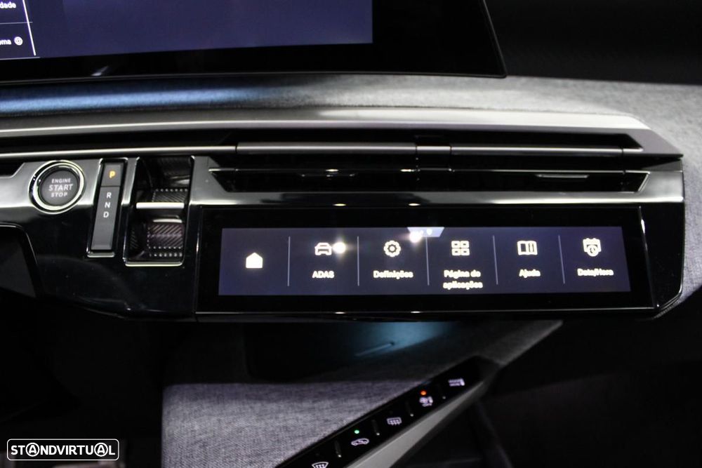 Peugeot e-3008 73 kWh Allure — fotografia 19