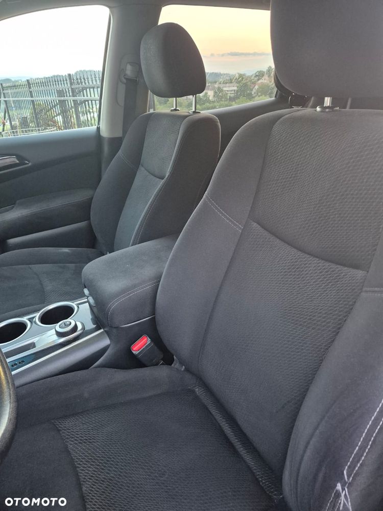 Nissan Pathfinder - 6