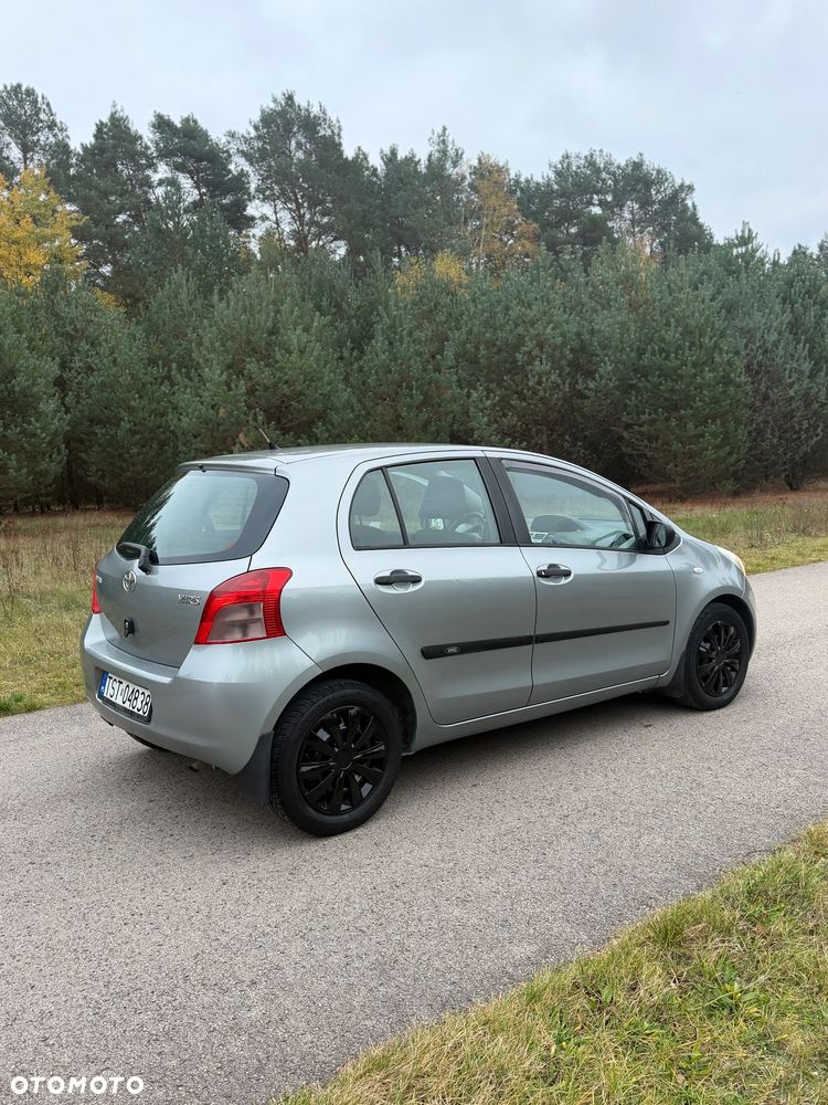 Toyota Yaris - 17