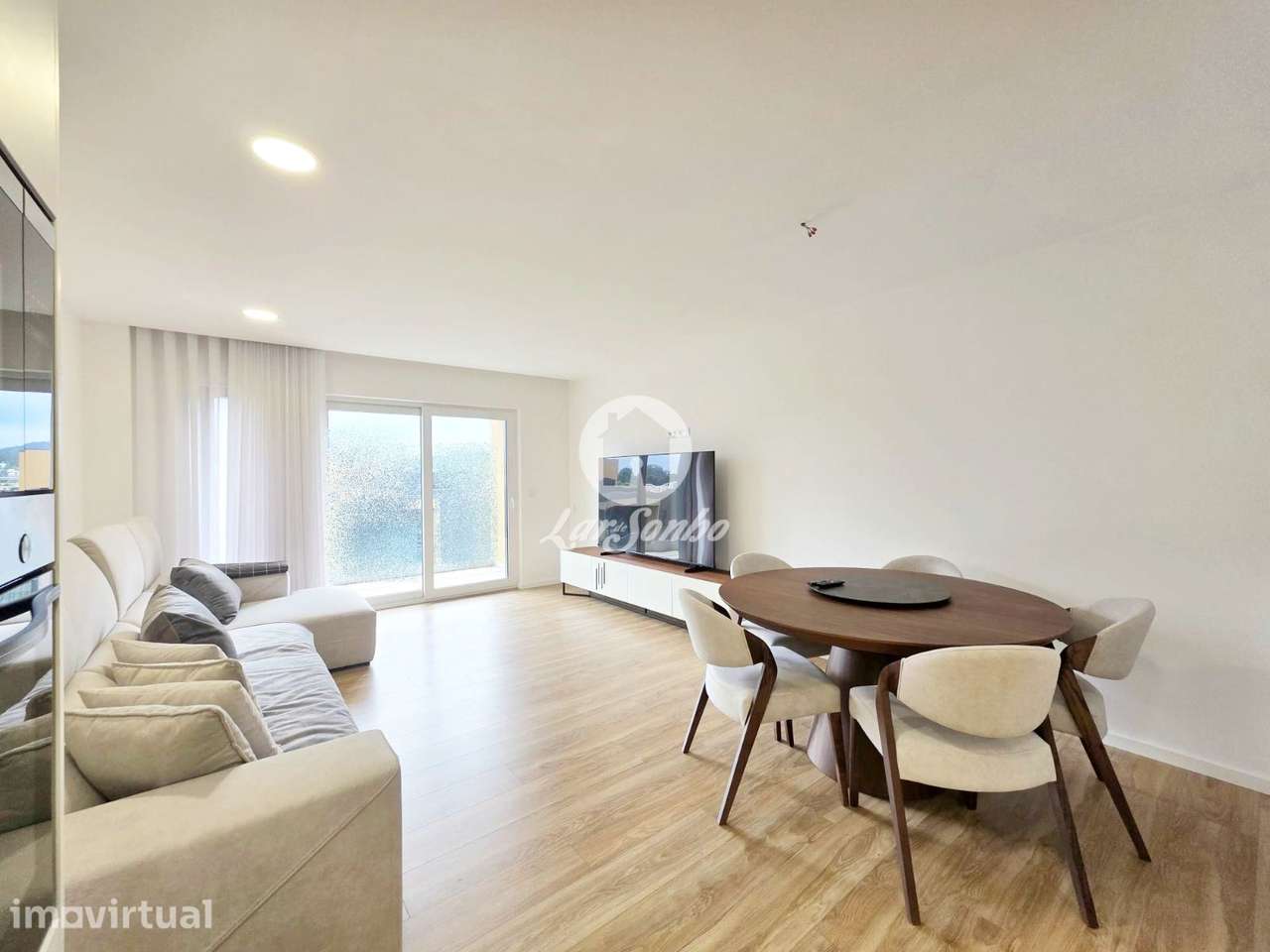 Apartamento T2+1 COMO NOVO com Garagem Fechada e Arrumos em Nine, V... - Grande imagem: 5/14